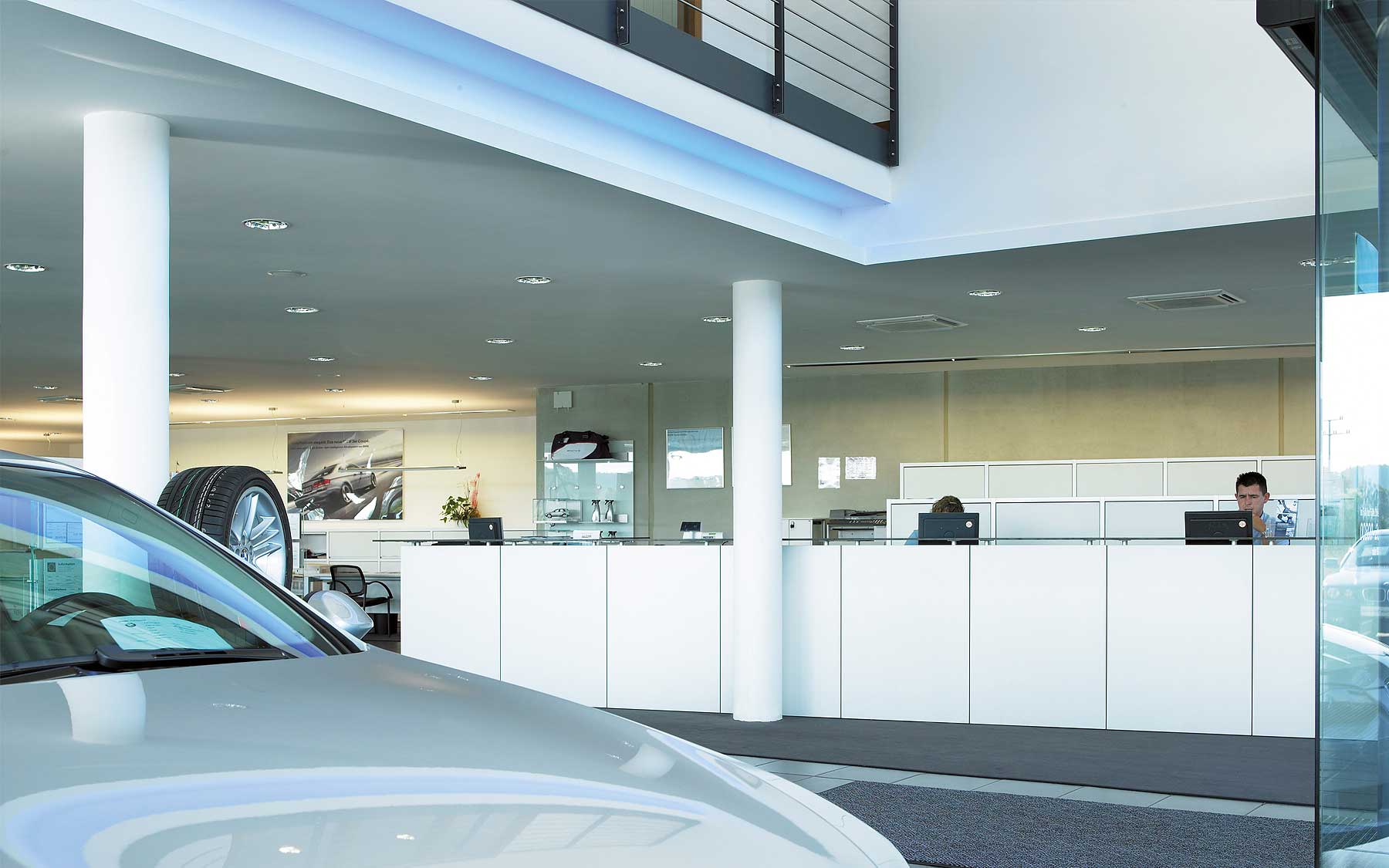 raumconcept-dingolfing-theke-autohaus